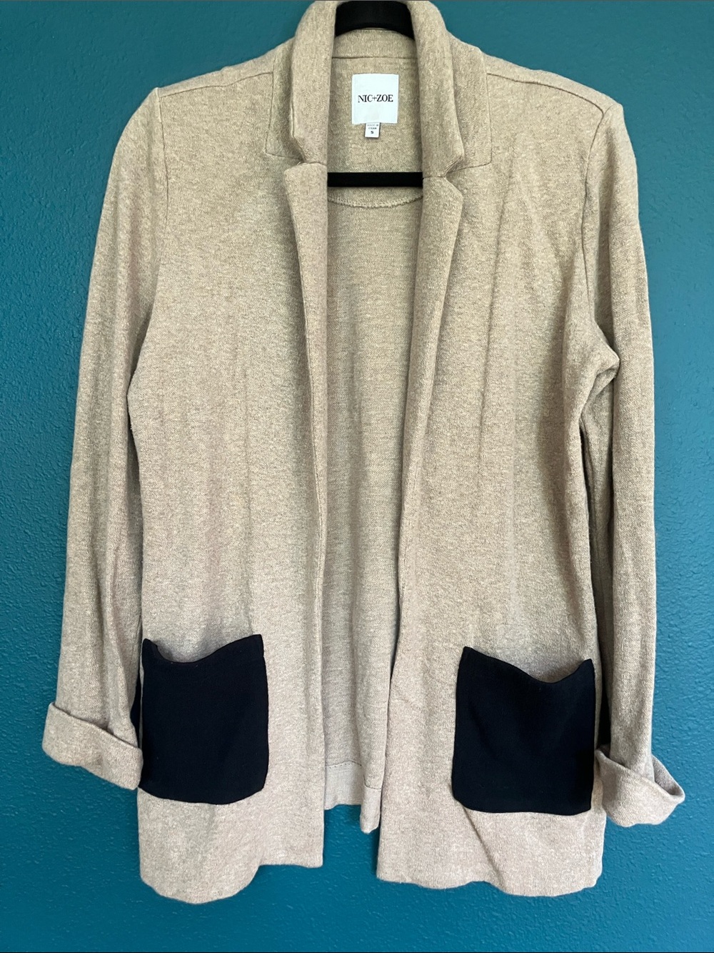 Nic+Zoe Camel Collared Open Cardigan | Black Contrast Patch Pockets